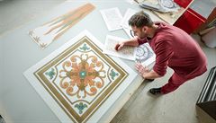 Sklái v Novém Boru vyrábjí repliky strop pro Národní muzeum