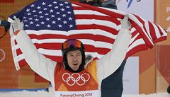Americký hrdina U-rampy Shaun White slaví tetí olympijské zlato.