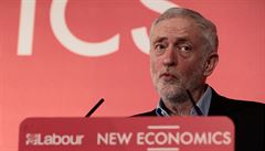 Corbyna si StB ‚kultivovala‘. Britskými médii stále hýbe aféra šéfa labouristů
