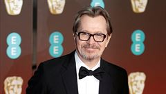 Gary Oldman dorazil na udílení cen BAFTA.