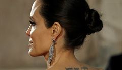 Angelina Jolie na udílení cen BAFTA.
