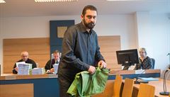 Soud se znovu zastal Čechmánka. Bývalému hokejistovi hrozí až deset let vězení