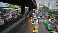 Bangkok se propad. Pr kvli sex-salnm, kter kradou vodu do svch koupelen