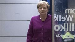 Angela Merkelová přichází na rozhovor do rádia ZDF.