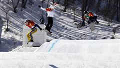 Eva Samková ve finále snowboardcrossu na olympijských hrách v Pchjongchangu