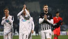 Fotbalisté Plzn� d�kují fanou�k�m za podporu v B�lehradu