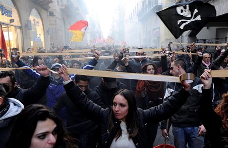 Antifaistick demonstrace v Palermu na jihu Itlie.