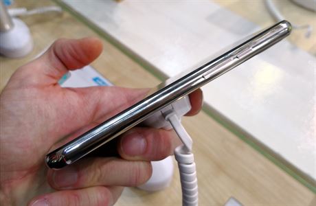 Smartphone uleFone X s designem inspirovanm iPhonem X