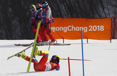 Severokorejec Kang Song-il skonil v obím slalomu poslední.