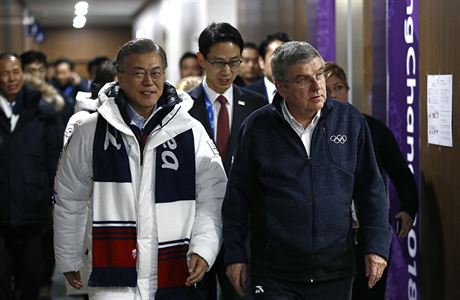 Dva prezidenti - Mun e-in z Jiní Koreje a Thomas Bach z MOV.