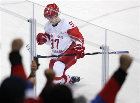 Gusev slaví gól na 1:0 OSR proti eskému týmu v semifinále ZOH 2018.