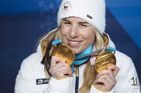 Ester Ledecká a její dvě zlaté medaile.