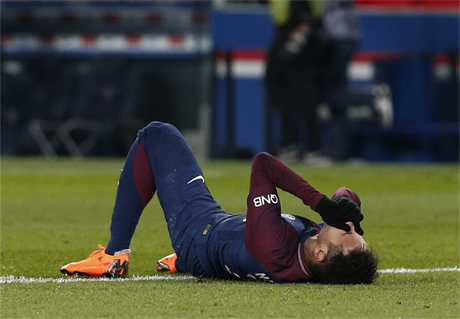Brazilský fotbalista Neymar je zranný