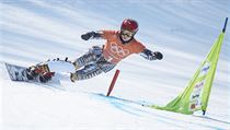 Ester Ledecká při tréninku na snowboardu.