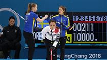 Švédské curlerky se povzbuzují po úspěšné sehrávce