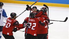 Kanadská radost z gólu na 1:0 ve tvrtfinále ZOH 2018 proti Finsku.