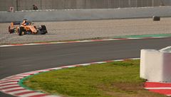 Fernando Alonso piel pi prvních testech v Barcelon o pneumatiku.