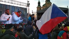 České vlajky jsou při vítání olympioniků z Pchjongčchangu samozřejmostí.