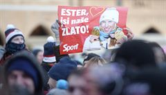 Stovky fanoušků vítaly 26. února 2018 na pražském Staroměstském náměstí...