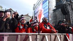 Stovky fanoušků vítaly 26. února 2018 na pražském Staroměstském náměstí...