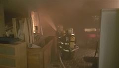 Kv�li po�áru v centru Prahy hasi�i evakuovali asi 40 lidí.