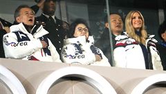 Ivanka Trumpová (vpravo) a jihokorejský prezident s manelkou.