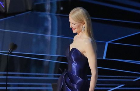 Hereka Nicole Kidmanov pedvedla dlouh rozparek