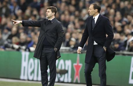 Mauricio Pochettino (vlevo) z Tottenhamu a Massimiliano Allegri z Juventusu v...