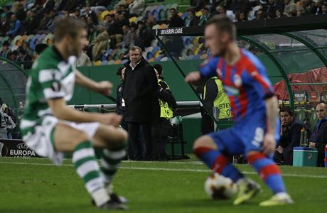 Sporting Lisabon vs. Plze: hostující trenér Pavel Vrba sleduje dní na hiti.