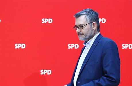 Dietmar Nietan (SPD) oznamuje vldn koalici.