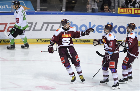 Hokejová Sparta letos vypadla v pedkole play-off, diváky pesto táhla.