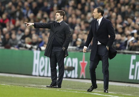 Mauricio Pochettino (vlevo) z Tottenhamu a Massimiliano Allegri z Juventusu v...