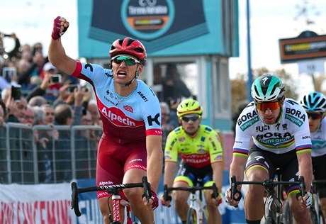 Německý cyklista Marcel Kittel slaví etapové vítězství na Tirreno-Adriatico....