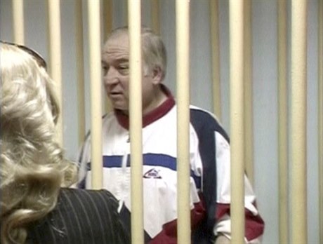 Sergej Skripal u ruského soudu v roce 2006.