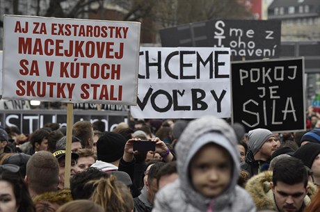 Demonstrace proti vlád a za nezávislé vyetení vrady slovenského novináe...