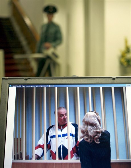 Sergej Skripal u ruského soudu v roce 2006.