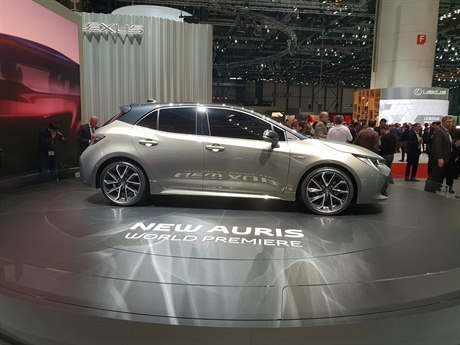 Toyota Auris tetí generace na autosalonu v enev