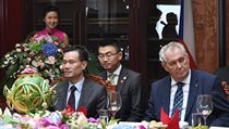 Šéf představenstva čínské skupiny CEFC Jie Ťien-ming s prezidentem Milošem...