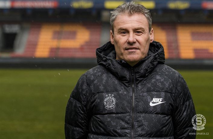 Nový trenér pra�ské Sparty Pavel Hapal.