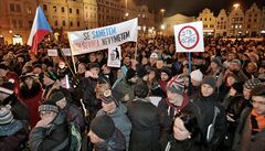 Protest na plzeském Námstí Republiky.