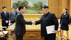 Severokorejský vdce Kim ong-un po svém prvním setkání s významnými zástupci...