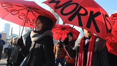 Protesty proti nerovným pracovním podmínkám v Polsku.