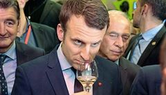 Macron jako obhjce vina. Alkoholismus pr zpsobuje pivo a destilty, vno ne