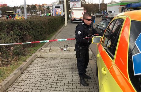 Policie na mst tragick nehody v Praze - Hostivai.