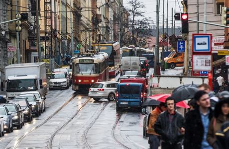 Dopravní kolaps na ikov, snímek z bezna 2018.