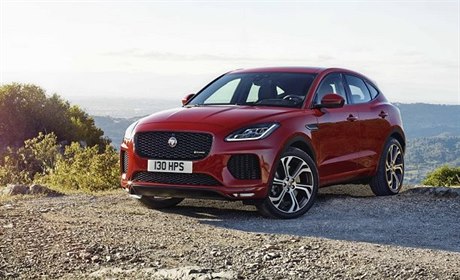 Model E-Pace získal výraznou masku nebo hodn protaená úzká svtla.