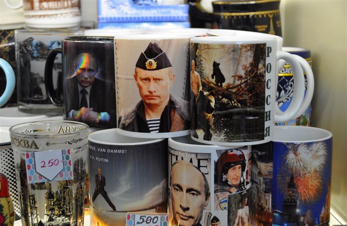 Putin�v kult se v Rusku oficiáln� nep�stuje, ale i tak vzkvétá, jak sv�d�í...