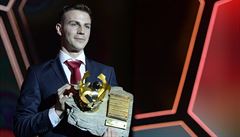 Vladimír Darida s trofejí pro vít�ze ankety
