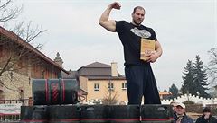 Dvanáct plných pivních sudů zvedl nejrychleji do výšky 1,15 metru... | na serveru Lidovky.cz | aktuální zprávy