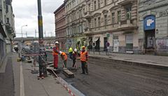 Probíhající opravy Husitské ulice na ikov.